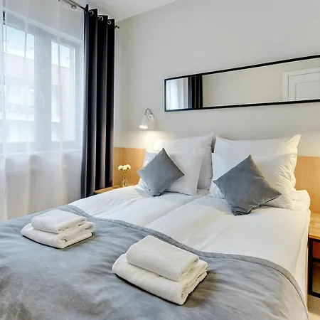 Waterlane Riverside Spa, Pool & Gym By Downtown Apartments Danzica Esterno foto