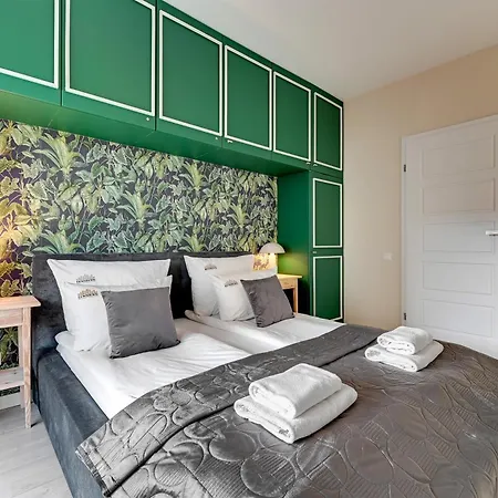 Waterlane Riverside Spa, Pool & Gym By Downtown Apartments Danzica Esterno foto