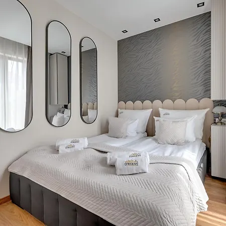 Waterlane Riverside Spa, Pool & Gym By Downtown Apartments Danzica Esterno foto